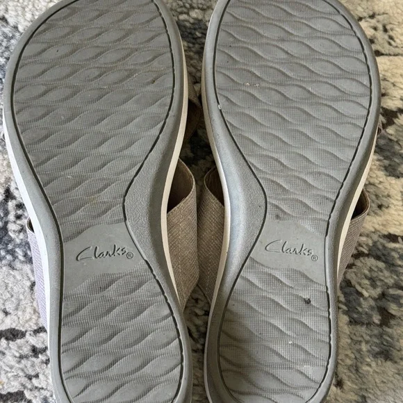 Clarks Cloudsteppers Arla sandals slip on criss cross strap shoes thong 9 - Picture 5 of 7